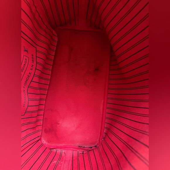 Louis Vuitton Neverfull MM - Picture 8 of 9